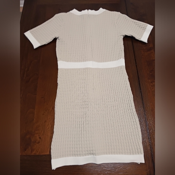 Cute Beige and White Dress with Gold Buttons - Picture 4 of 5